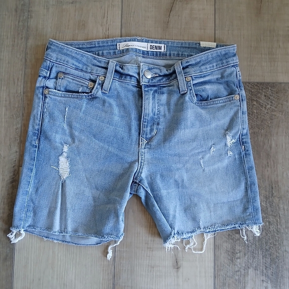 Lovers + Friends Distressed Raw cutoff denim short. Size 26 - Picture 1 of 5